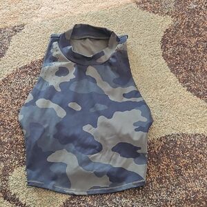 Women's High Neck Camo Crop Tank Top - Green/Black